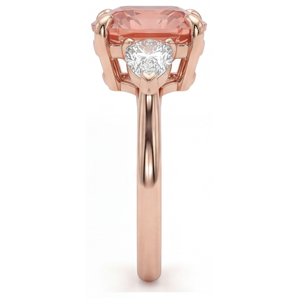 Dreisteinring aus 14 Karat Roségold mit natürlichem Pfirsich-Padparadscha-Saphir im Kissenschliff (2,9 Karat) und weißen Halbmonden