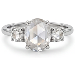 Strahlender Dreisteinring mit Rosen-Schliff Edler Diamant – 2,75