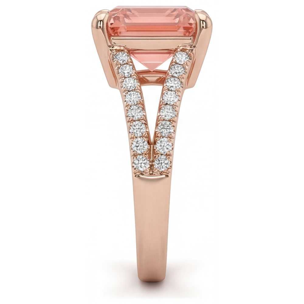 Verlobungsring mit pfirsichfarbenem Saphir, 4,3 Karat, im Labor gezüchteter Padparadscha im Smaragdschliff, Pavé, 14 Karat Roségold