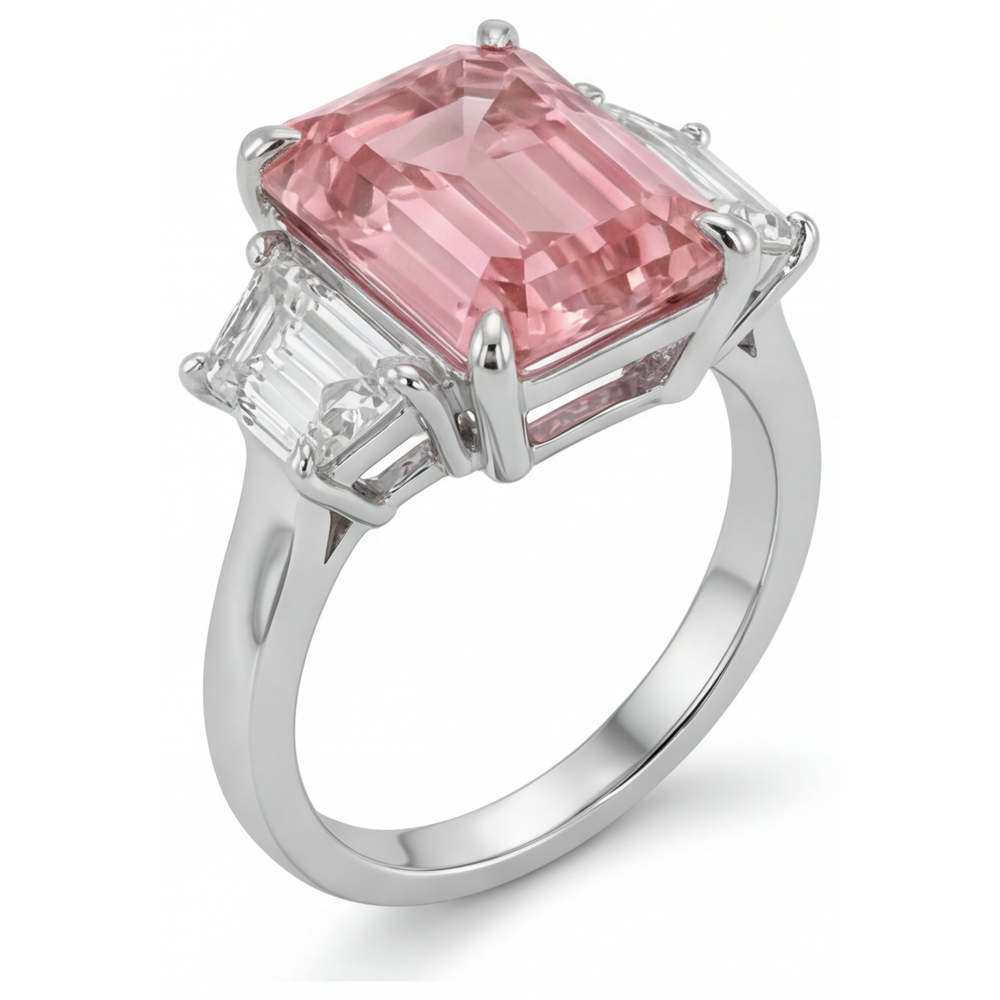 Pfirsich-Saphir-Ring, 4,6 Karat, im Labor gezüchteter Padparadscha im Smaragdschliff und weiße trapezförmige Steine, Dreistein-Kathedralring, 14 Karat Gold
