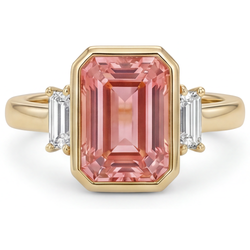 Laborgezüchteter Padparadscha-Saphir-Ring, 4,6 Karat, Smaragdschliff und weiße Baguettes, Lünette, Dreistein, 14 Karat Gelbgold