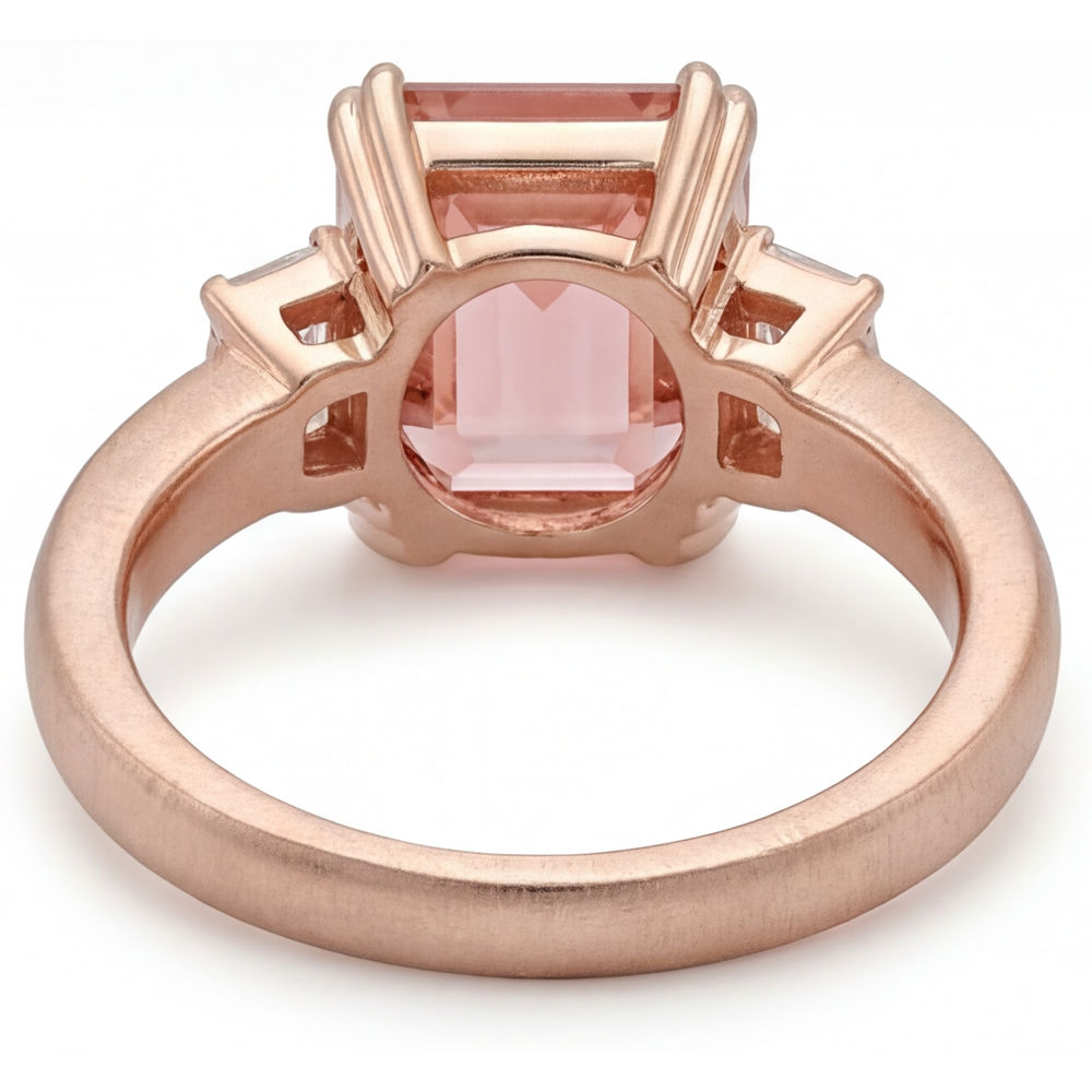 Oranger Padparadscha-Saphir-Ring 3,9 Karat, echter Smaragd und weiße Baguettes, Drei-Steine-Ring, 14 Karat Roségold