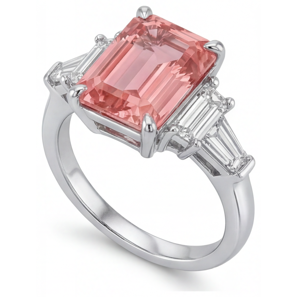 Padparadscha-Saphir Verlobungsring 3,9 Karat, echter Smaragd und weiße Baguettes, Drei-Stein-Kathedralfassung, 14 Karat Gold