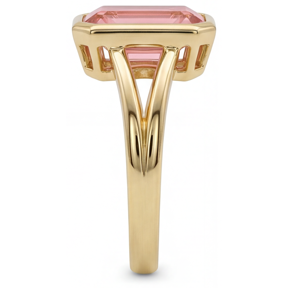 Ring aus 14 Karat Gelbgold mit natürlichem Padparadscha-Pfirsichsaphir im Smaragdschliff, 3 Karat, Lünette und geteilter Ringschiene