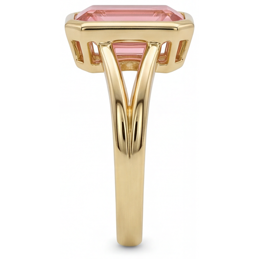 Ring aus 14 Karat Gelbgold mit natürlichem Padparadscha-Pfirsichsaphir im Smaragdschliff, 3 Karat, Lünette und geteilter Ringschiene