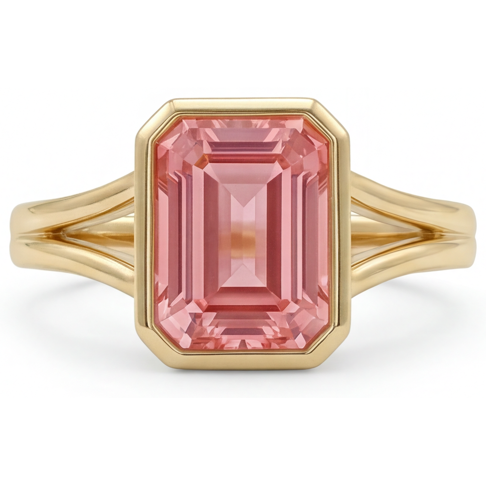 Ring aus 14 Karat Gelbgold mit natürlichem Padparadscha-Pfirsichsaphir im Smaragdschliff, 3 Karat, Lünette und geteilter Ringschiene