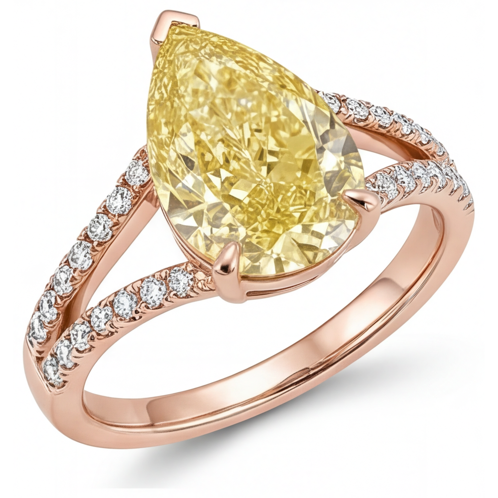 Fancy Gelber Diamant Solitär mit Seitensteinen 2,50-Karat 14K Roségold – Frontansicht