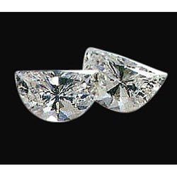 Paar lose, natürliche, aus der Erde gewonnene Halbmond-Diamanten, 1,50 Karat F VS1, je 0,75 Karat