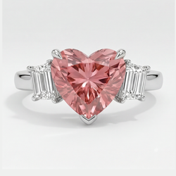 Padparadscha-Saphir-Ring 3,6 Karat Natürliche Herzform und weiße Baguettes Dreistein Platin