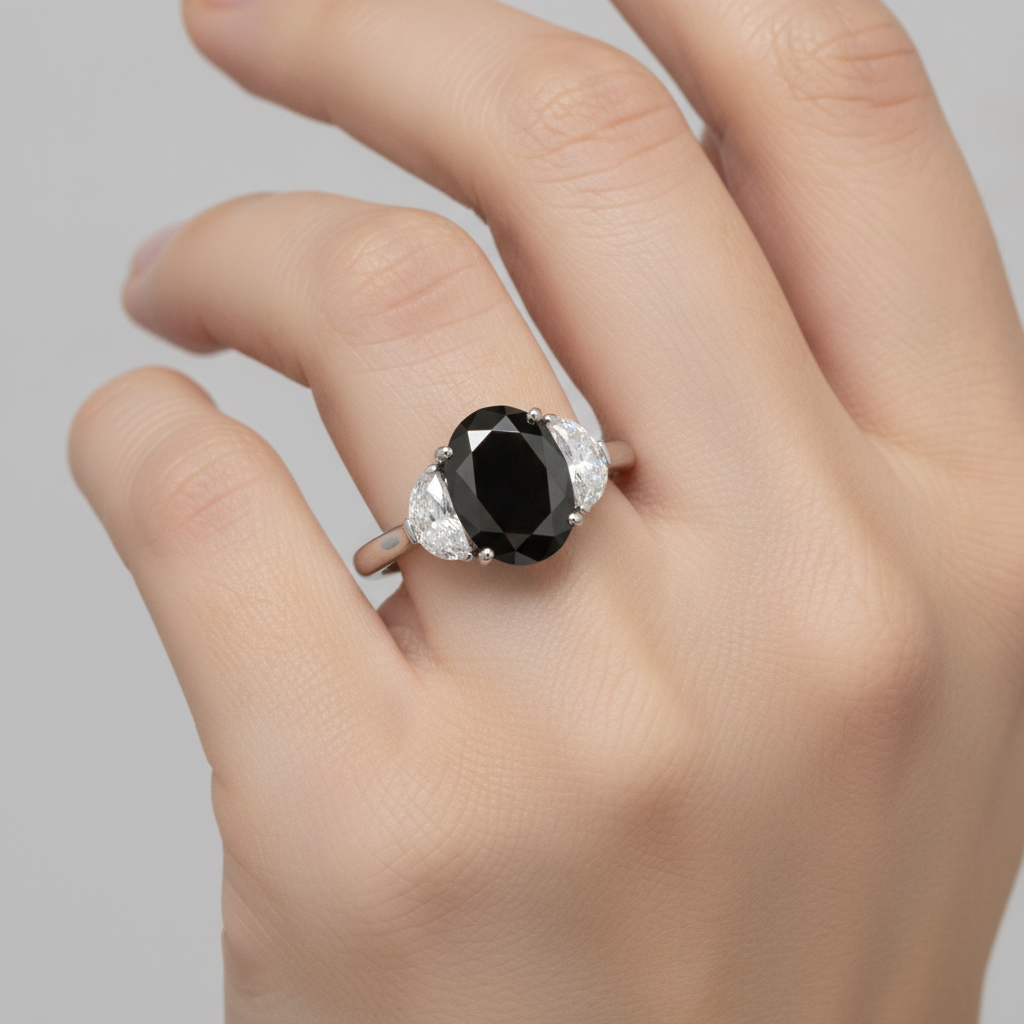 Ehering mit echtem schwarzem Diamanten 4,6 Karat Oval Halbmond Dreistein 14 Karat Weißgold