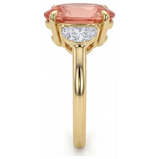 Pfirsich-Saphir-Verlobungsring 2,9 Karat, echter ovaler Padparadscha und weiße Halbmonde, Dreistein, 14 Karat Gelbgold