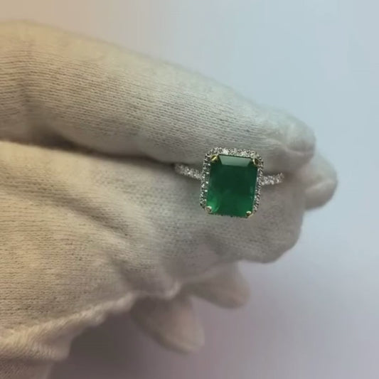 3.55 ct Smaragdschliff grüner Smaragd mit rundem Diamant-Ehering