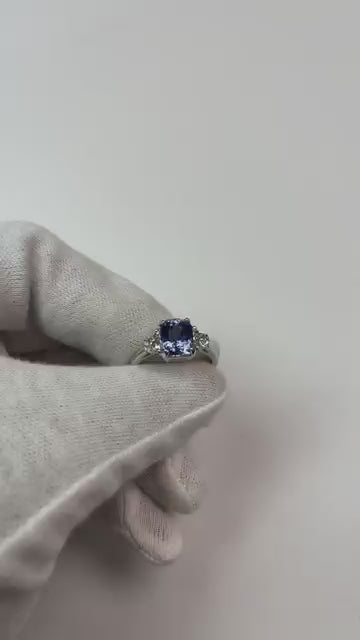 Ceylon Saphir Edelstein Ring Trapezoid Aus der Erde Abgebauter Natürlicher Diamanten 4 Karat Gold 3 Stein