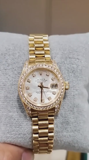 Rolex Datejust Jahr 2003 Weißes Perlmutt-Diamant-Zifferblatt 26 mm Gelbgold Damenuhr