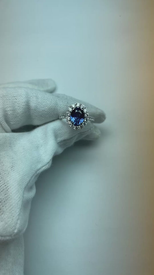 Sri Lanka Blauer Saphir Halo Aus der Erde Abgebauter Natürlicher Diamantring 4,50 Karat Weißgold 14K
