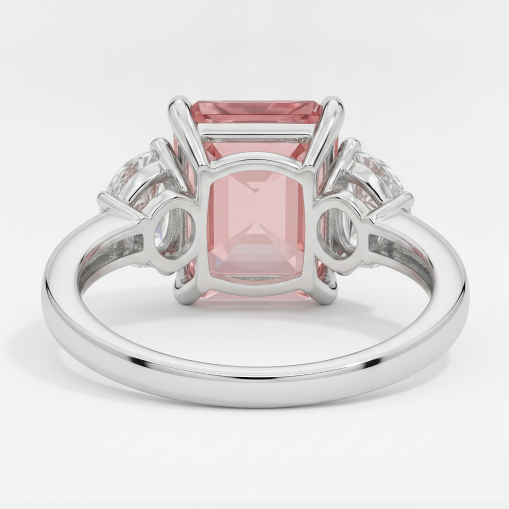 Padparadscha-Saphir-Ring 3,6 Karat, natürlicher Radiant-Schliff und weiße Halbmonde, Dreistein, Platin