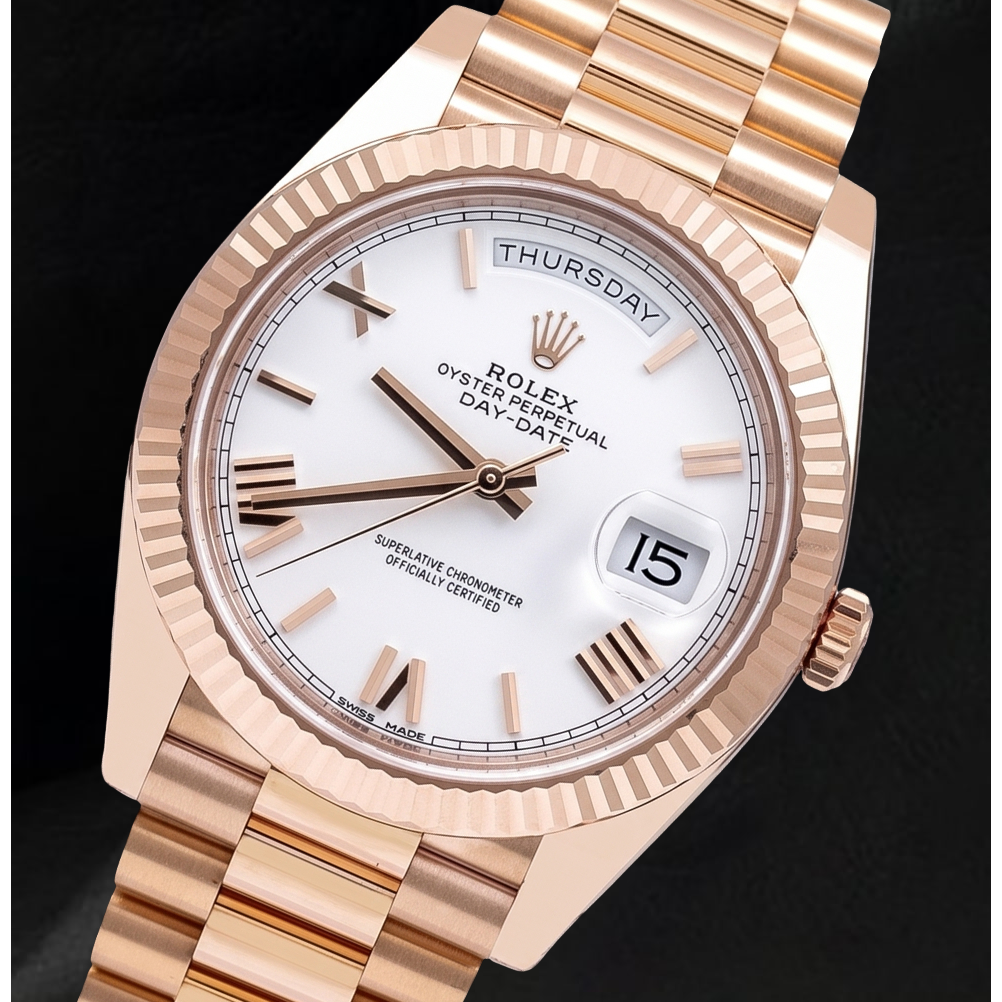 Rolex Day-Date 228235 40 mm Roségold-Uhr mit weißem Zifferblatt und römischen Ziffern