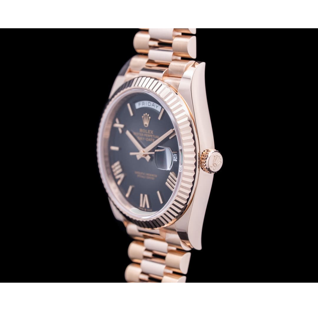 Rolex Day-Date 228235 40 mm Uhr aus Roségold mit schwarzem römischem Zifferblatt