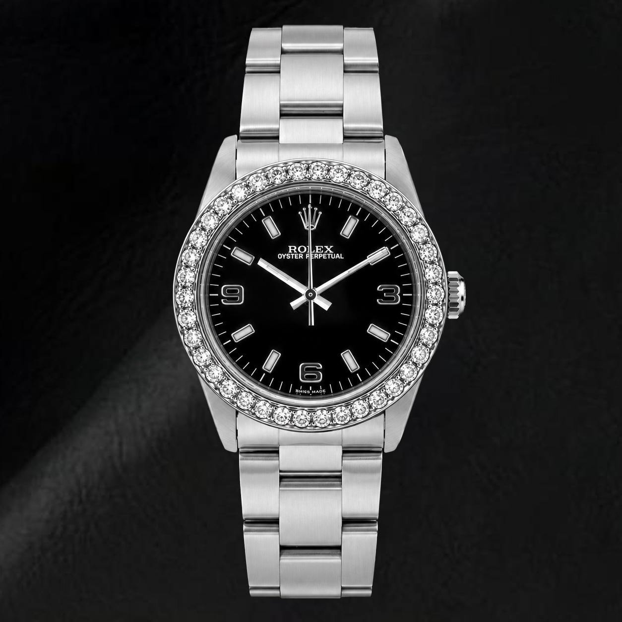 Rolex Oyster Perpetual 26mm 76030 Uhr mit schwarzem arabischem Zifferblatt und Diamantlünette