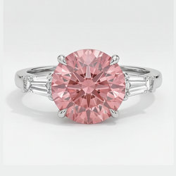 Padparadscha-Saphir-Ring 3,1 Karat Echter Rundschliff und weiße Baguettes Drei-Stein Platin