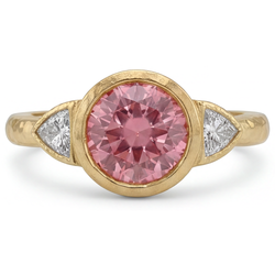 Padparadscha-Ring 2,6 Karat natürlicher runder Saphir und weißer Trillant Lünette Drei-Stein 14 Karat Gelbgold