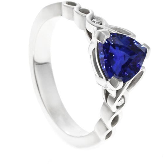 14k gold drei-steine-ring trillion blauer saphir 1,75 karat diamanten