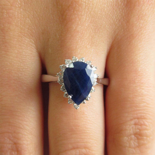 1,75 kt blauer saphir im birnenschliff mit diamantring lady gold