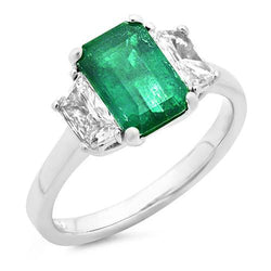 2.50 Karat Grüner Smaragd und Aus der Erde Abgebauter Natürlicher Diamant 3 Steine Ring Weißgold 14K