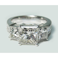3.50 Karat Prinzessin Schliff Aus der Erde Abgebauter Natürlicher Diamant Verlobungsring mit 3 Steinen Neu