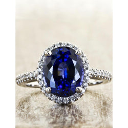 3.75 Karat Ovaler Ceylon-Saphir mit runden Aus der Erde Abgebauter Natürlicher Diamanten Verlobungsring