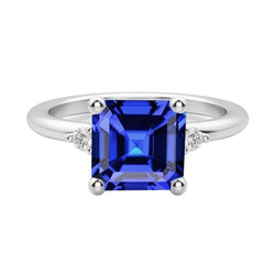 Asscher Saphirring mit drei Steinen 2,75 Karat kleine runde Aus der Erde Abgebauter Natürlicher Diamanten
