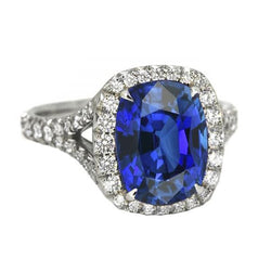 Blauer Saphir Halo Ovaler Aus der Erde Abgebauter Natürlicher Diamantring 5,50 Karat Pave Split Shank
