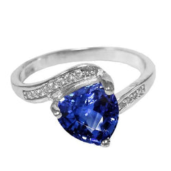 Diamant-Jubiläums-Billionen-Saphir-Ring 2 Karat Twisted Style