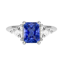 Drei-Steine-Billionen-Diamant-Ring Natürlicher blauer Saphir 2 Karat Zinken