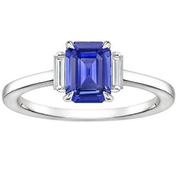 Drei-Steine-Ring Smaragdblauer Saphir & Baguette-Diamanten 4 Karat