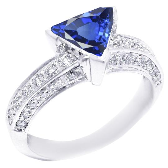 Edelstein Schmuck Trillion Saphir Ring 3 Karat mit runden Diamanten - harrychadent.de