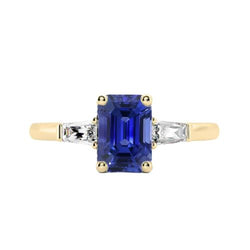 Gelbgold-Ring mit drei Steinen Smaragdblauer Saphir 2.50 Karat