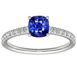 Gold-Solitär-Saphirring im Kissenschliff und Aus der Erde Abgebauter Natürlicher Diamanten in Pavé-Fassung 3 Karat