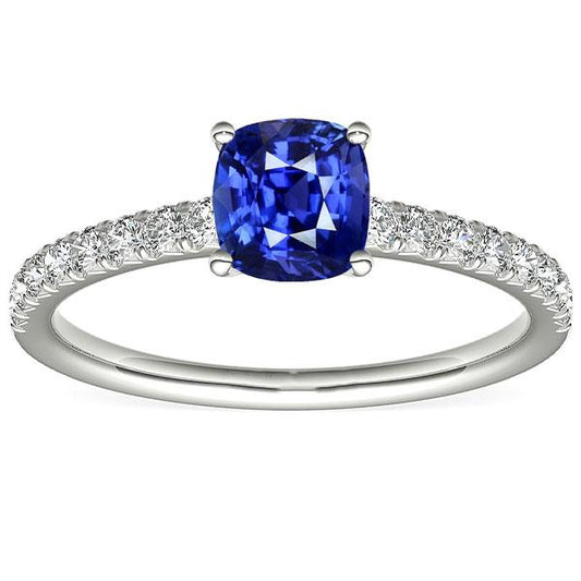 Gold-Solitär-Saphirring im Kissenschliff und Diamanten in Pavé-Fassung 3 Karat - harrychadent.de