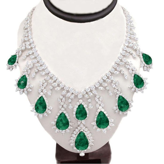 Große grüne Smaragd & weiße Diamanten 228,35 Karat Halskette Neu