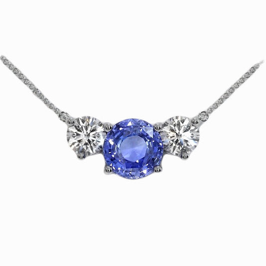 Halskette mit Anhänger aus rundem Saphir und Aus der Erde Abgebauter Natürlicher Diamant mit 3 Steinen, 3,50 Karat