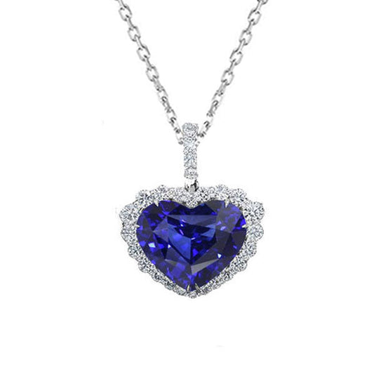 Halskette mit Herz-Edelstein und rundem Aus der Erde Abgebauter Natürlicher Diamant-Halo-Anhänger, 3,50 Karat