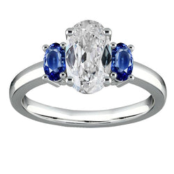 Ovaler Drei-Stein-Ring alter Bergmann Diamant & Blaue Saphire 7 Karat