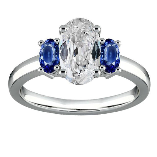 Ovaler Drei-Stein-Ring alter Bergmann Diamant & Blaue Saphire 7 Karat - harrychadent.de