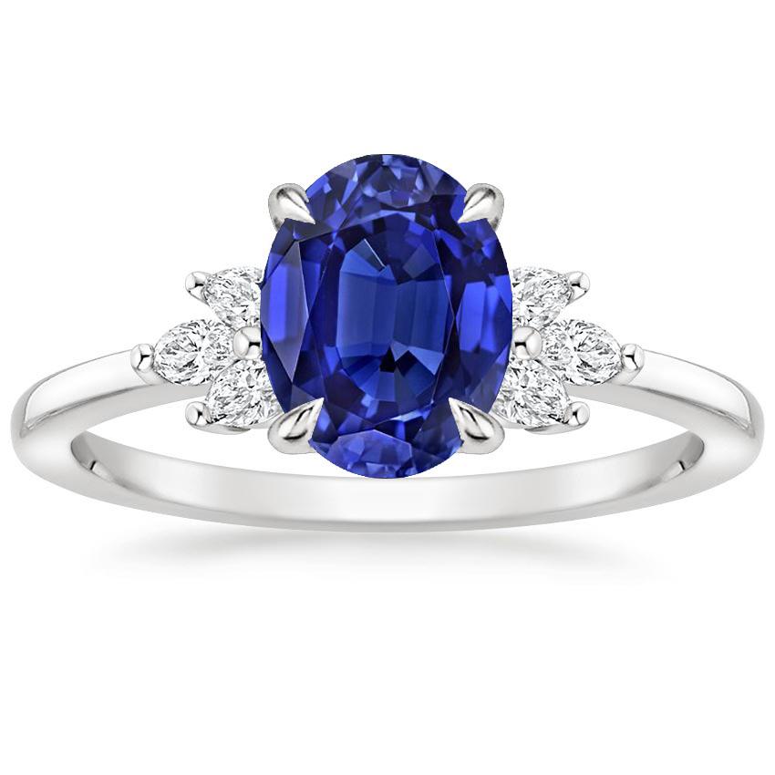 Ovaler Solitaire-Ring aus blauem Saphir mit Birnen-Seitensteinen 4,50 Karat - harrychadent.de