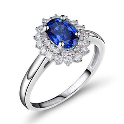 Ovaler und runder Schliff 4 Karat Sri Lanka Saphir Aus der Erde Abgebauter Natürlicher Diamanten Halo Ring