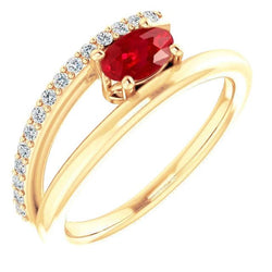 Ring aus 14 Karat Rubin und Diamanten aus Gelbgold mit 2,60 Karat Neu