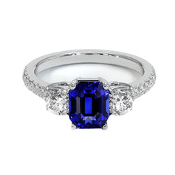 Smaragdblauer Saphir-3-Stein-Ring mit Akzenten aus 7-karätigem Gold 14 Karat