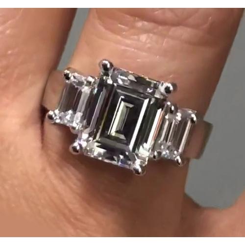 Verlobungsring mit 3 Steinen 2,70 Karat Diamanten im Smaragdschliff - harrychadent.de