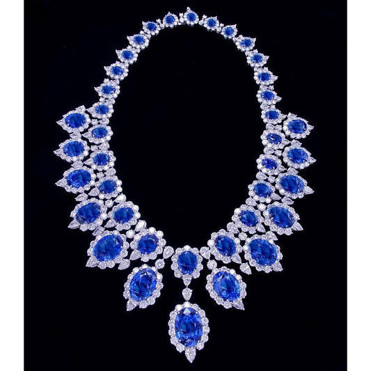 Weißgold 291,17 Kt. Halskette mit blauem Saphir und weißem Diamant